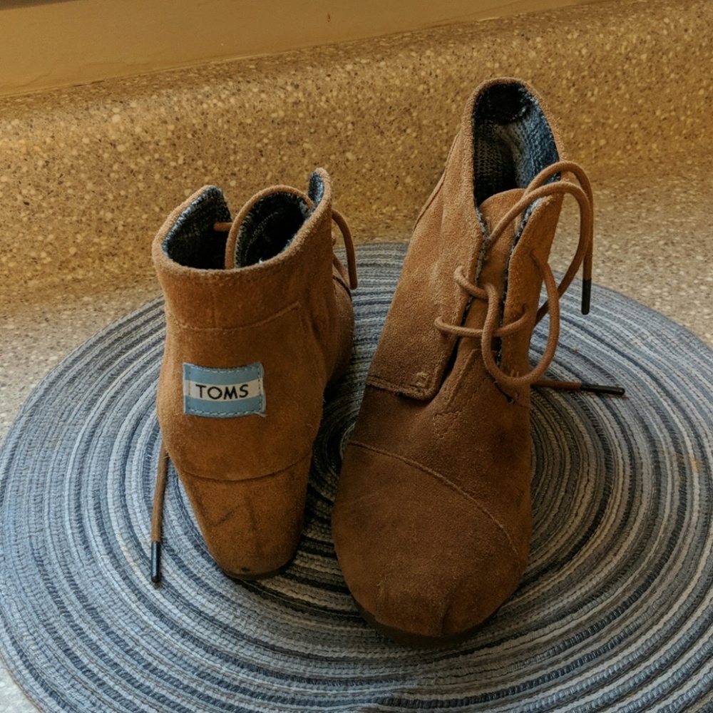 Toms Brown Suede Wedge Boots - size 6.5